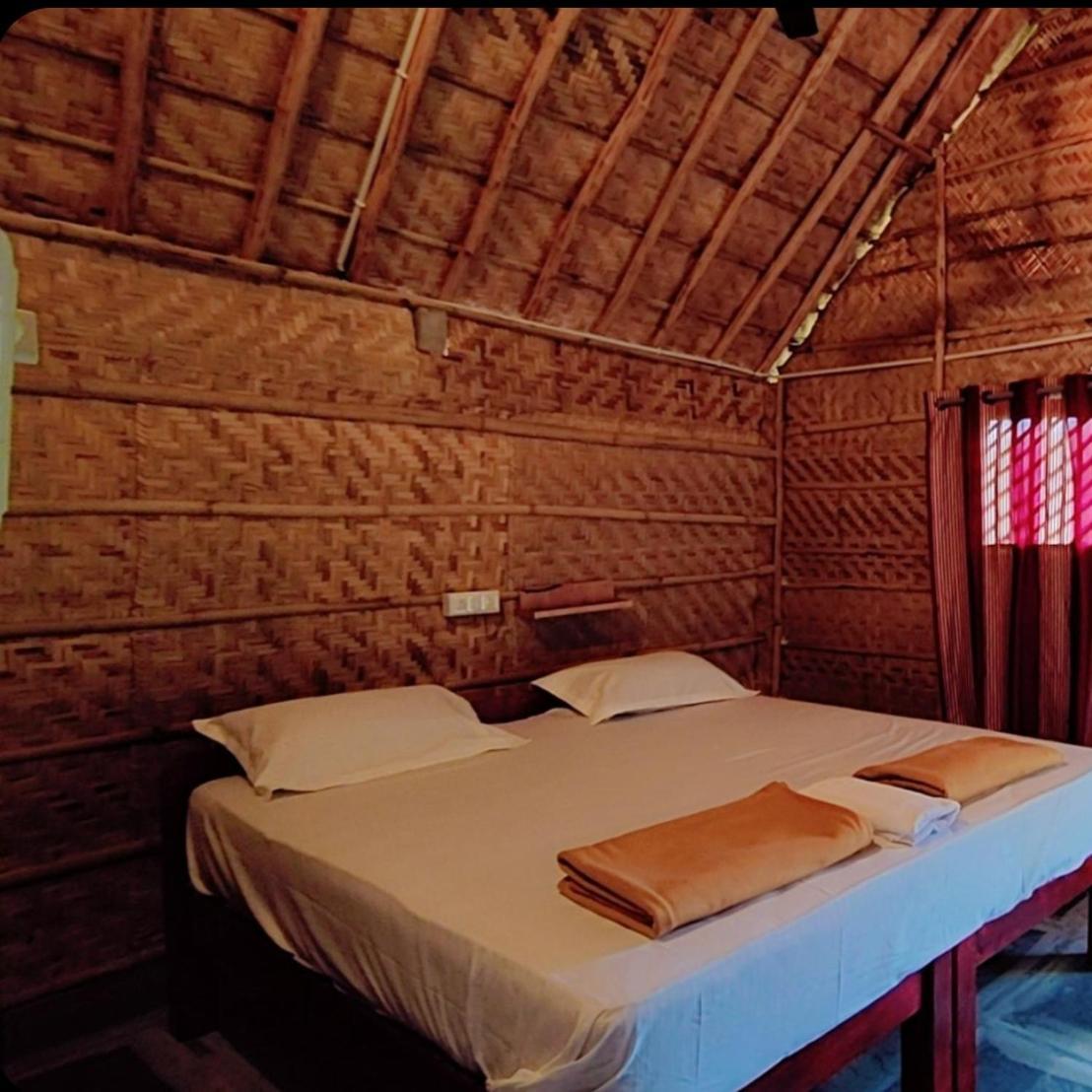 Om Shanti Om Home Stay & Cafe Hampi Exterior foto